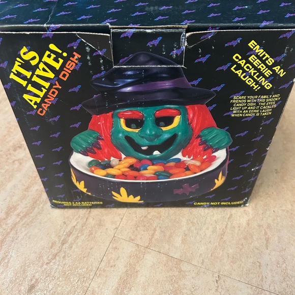 Halloween Vintage It’s Alive Candy Dish! Emits Eerie crackling Laugh! Works! - Picture 9 of 10
